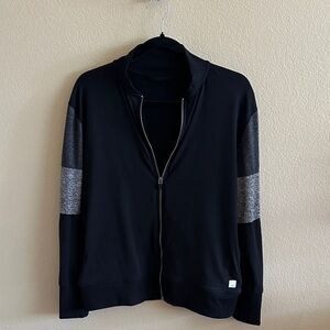 Vuori Men's Performance Jacket in Black and Gray